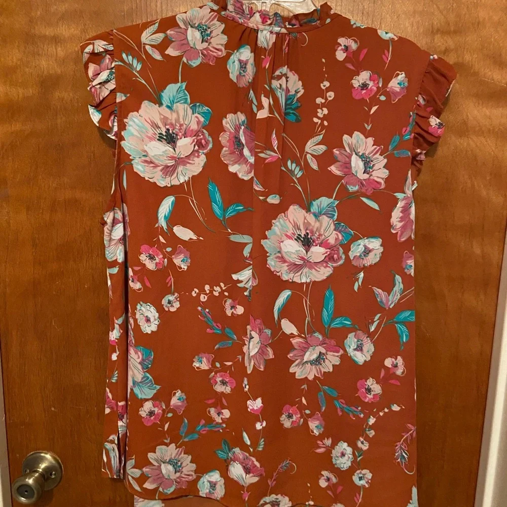 Plus Size Floral Chiffon Blouse - Picture 4 of 8
